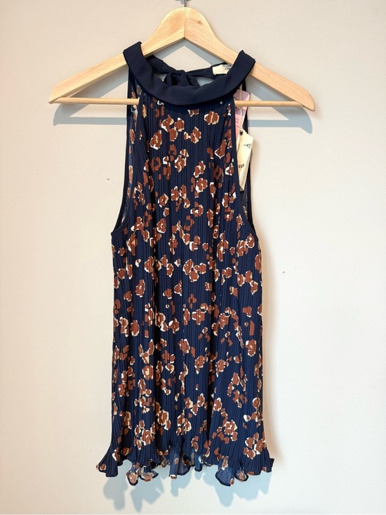 entro Tops - NWT Entro Navy Floral Pleated Animal Print Sleeveless Swing Tunic Top with Tie